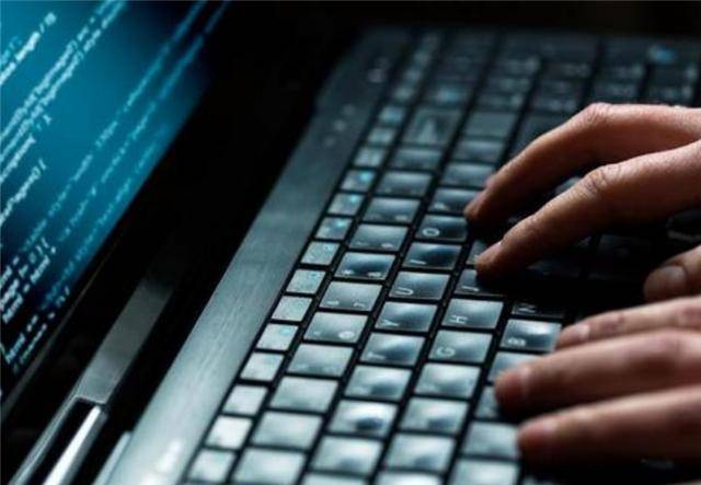 24小时黑客联系方式QQ靠谱吗？揭秘背后风险与正规网络安全渠道