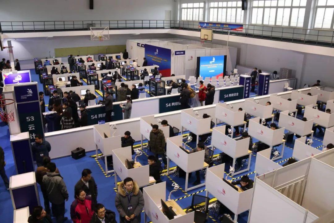 正规黑客在线接单免费：数据恢复与网络安全防护指南