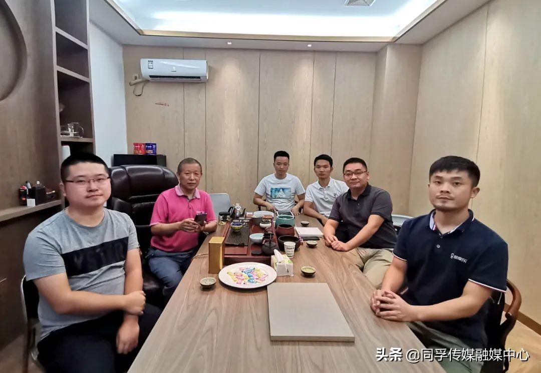 24小时在线接单用英语怎么说？地道表达提升国际订单转化率  第1张