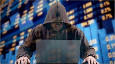 黑客一天挣1万是真的吗？揭秘网络安全高收入合法路径与风险