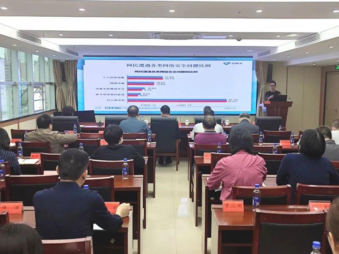 花钱找黑客靠谱吗？揭秘法律风险、诈骗陷阱与正规解决方案  第1张