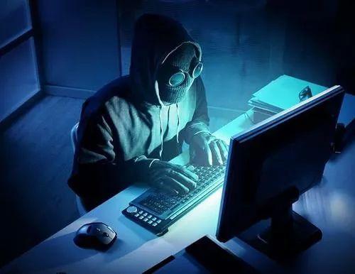 联系黑客QQ前必读：5大风险与安全替代方案，保护你的账号与隐私  第2张