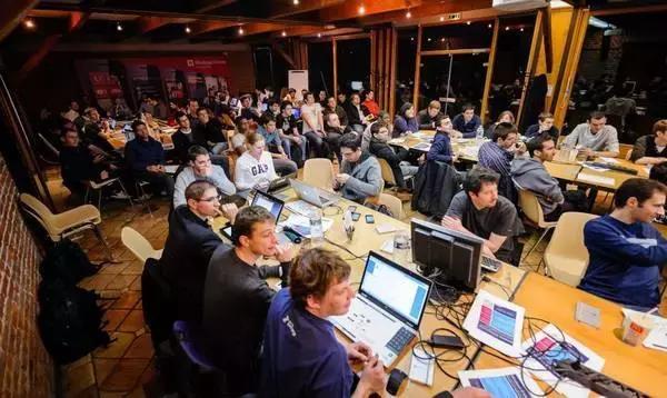 黑客工资待遇揭秘：从入门到顶级，如何轻松实现年薪百万？  第1张