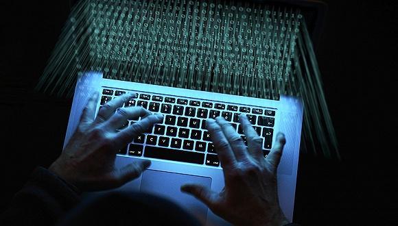 黑客一月挣多少钱？揭秘合法与非法黑客的真实收入差距与风险