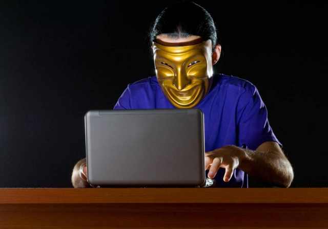 黑客24小时在线QQ群揭秘：如何识别风险并保护自己，避免法律陷阱与信息泄露