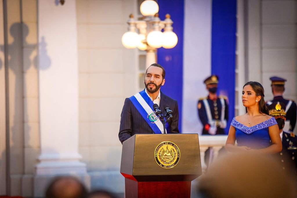 24小时在线接单的顶级黑客：全天候守护您的网络安全，解决紧急入侵与数据危机