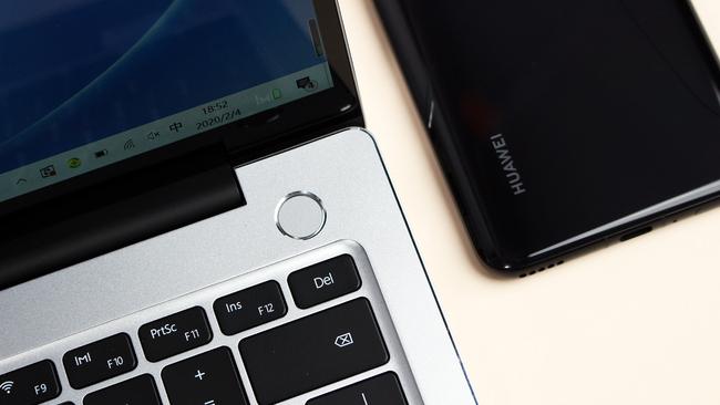 联系黑客帮忙要多少钱？揭秘地下服务价格与风险，教你安全解决网络问题