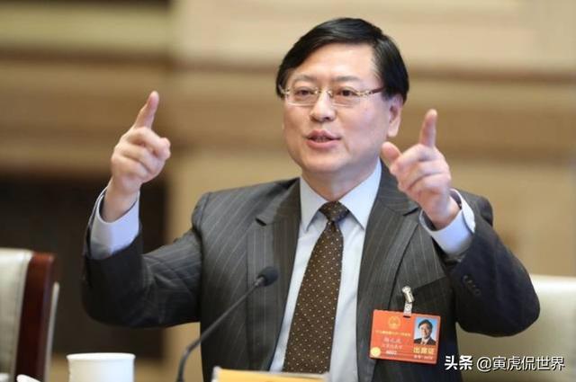 刘强东清退年薪百万高管背后：互联网行业人才价值重估与组织效率提升