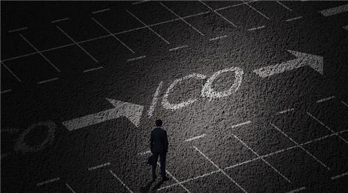 黑客24小时在线接单：揭秘数字时代的灰色服务与安全防护