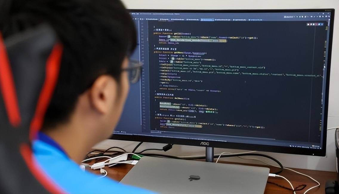 网络技术大神是谁？揭秘从黑客到架构师的真实面貌与成长路径  第1张