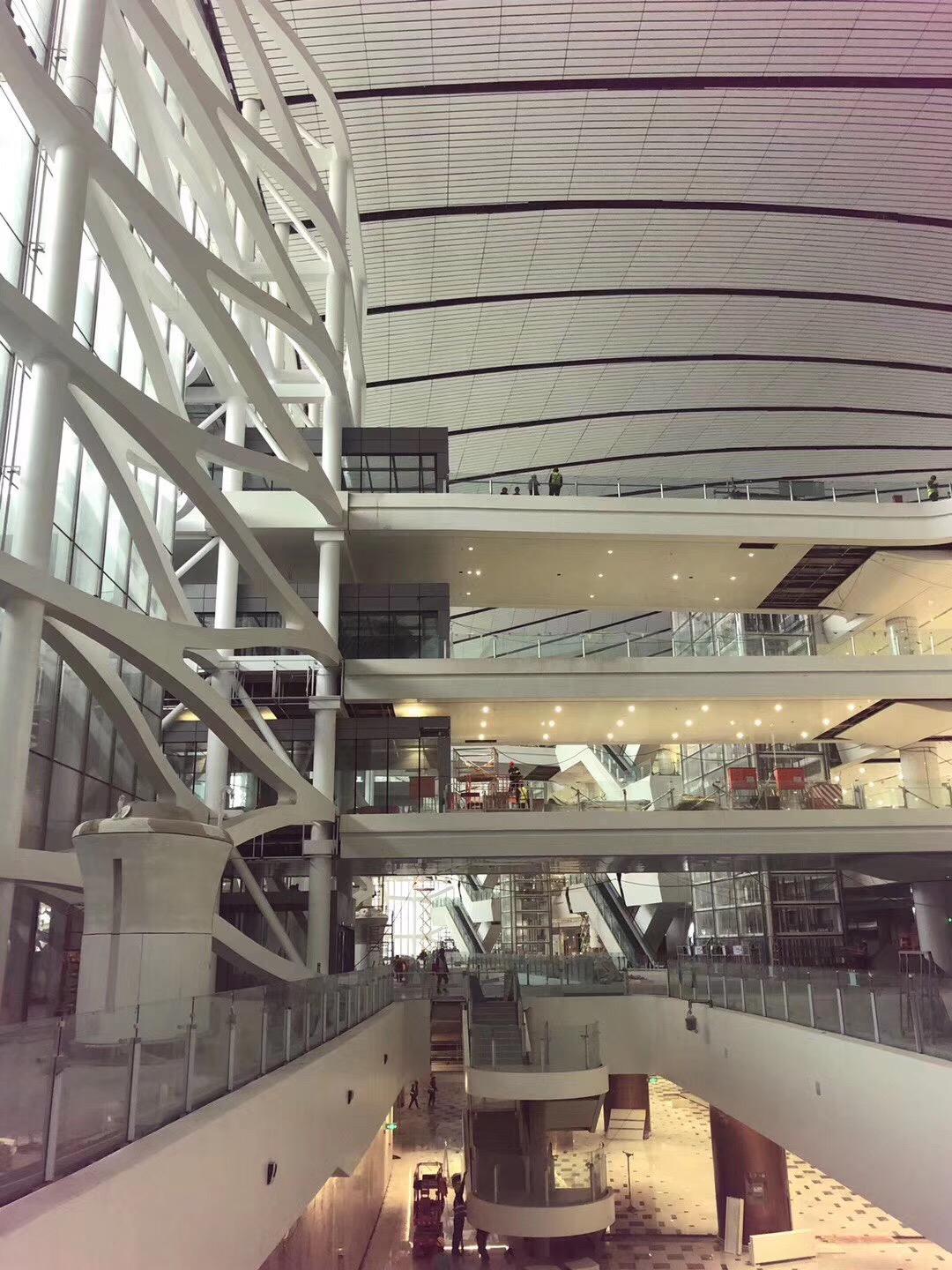 网络管理终极指南：如何让企业网络像机场一样高效运转，告别卡顿与安全威胁