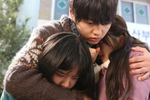 找黑客查人多少钱？揭秘真实价格与风险，教你安全合法查人方法  第1张