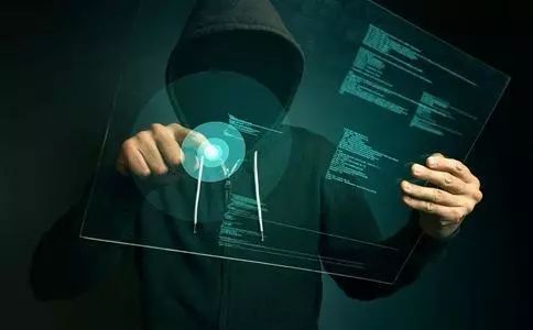 黑客月入千万怎么办？揭秘非法暴利真相与网络安全正道职业选择