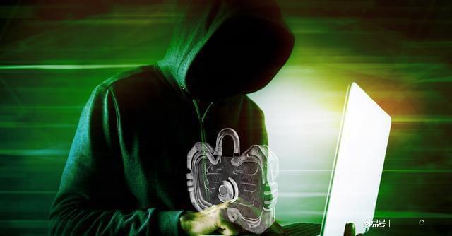 神级黑客开局直播入侵全网：揭秘网络安全教育娱乐化新生态