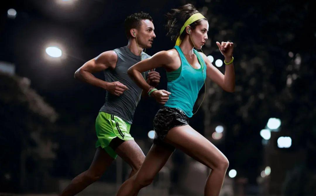 夜晚陪跑接单软件：安全陪伴，让夜跑不再孤单，解决都市人夜间运动需求  第1张