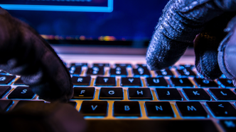 正规黑客24小时联系可靠吗？揭秘网络灰色地带的真相与合法替代方案